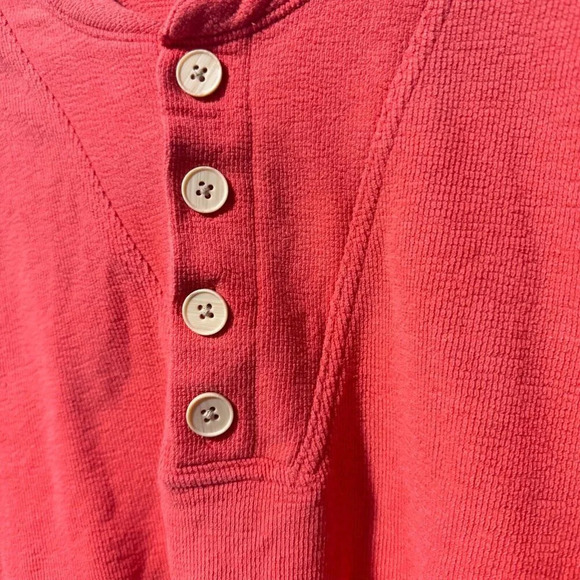 Universal Threads size large tee - Picture 2 of 3